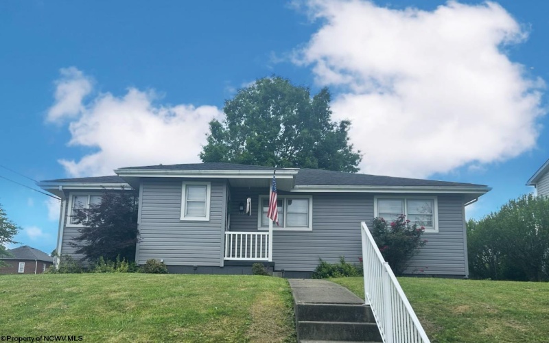 515 Ohio Avenue, Fairmont, West Virginia 26554, 2 Bedrooms Bedrooms, 5 Rooms Rooms,1 BathroomBathrooms,Single Family Detached,For Sale,Ohio,10160037