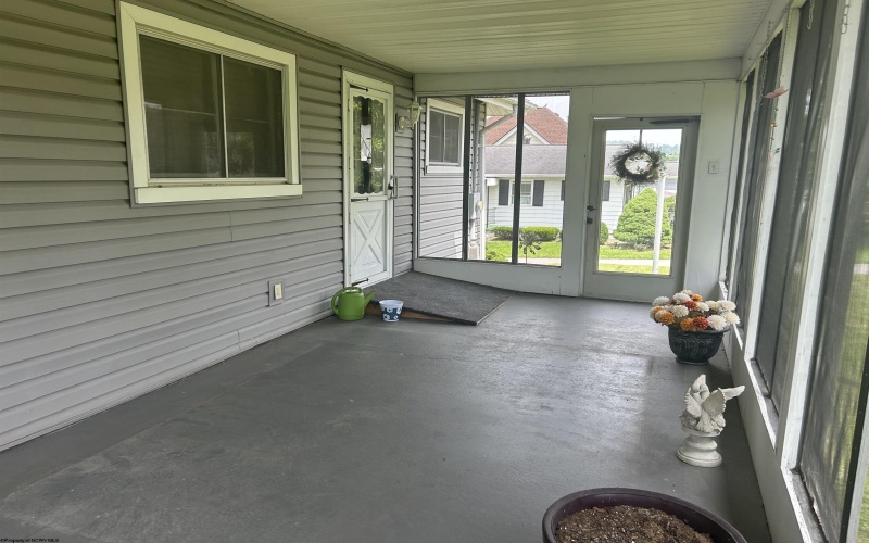 515 Ohio Avenue, Fairmont, West Virginia 26554, 2 Bedrooms Bedrooms, 5 Rooms Rooms,1 BathroomBathrooms,Single Family Detached,For Sale,Ohio,10160037