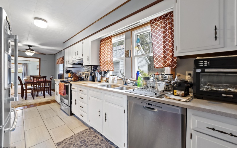16 Gladesville Road, Morgantown, West Virginia 26508, 3 Bedrooms Bedrooms, 7 Rooms Rooms,2 BathroomsBathrooms,Single Family Detached,For Sale,Gladesville,10158679