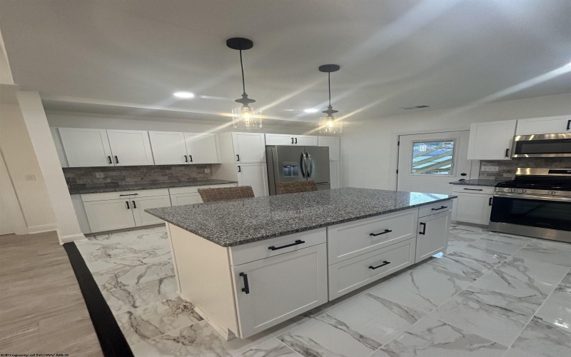 645 Mulberry Avenue, Clarksburg, West Virginia 26301, 4 Bedrooms Bedrooms, 10 Rooms Rooms,3 BathroomsBathrooms,Single Family Detached,For Sale,Mulberry,10160048