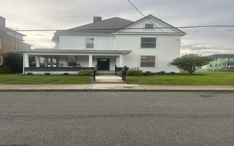 645 Mulberry Avenue, Clarksburg, West Virginia 26301, 4 Bedrooms Bedrooms, 10 Rooms Rooms,3 BathroomsBathrooms,Single Family Detached,For Sale,Mulberry,10160048