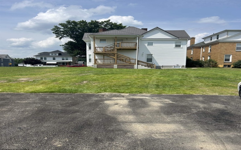 645 Mulberry Avenue, Clarksburg, West Virginia 26301, 4 Bedrooms Bedrooms, 10 Rooms Rooms,3 BathroomsBathrooms,Single Family Detached,For Sale,Mulberry,10160048