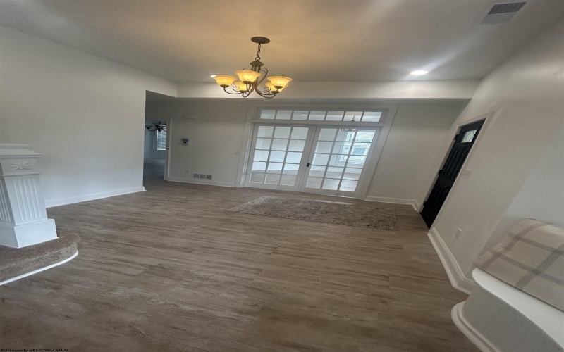 645 Mulberry Avenue, Clarksburg, West Virginia 26301, 4 Bedrooms Bedrooms, 10 Rooms Rooms,3 BathroomsBathrooms,Single Family Detached,For Sale,Mulberry,10160048