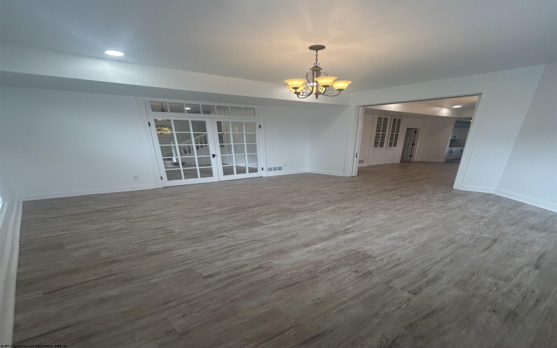 645 Mulberry Avenue, Clarksburg, West Virginia 26301, 4 Bedrooms Bedrooms, 10 Rooms Rooms,3 BathroomsBathrooms,Single Family Detached,For Sale,Mulberry,10160048
