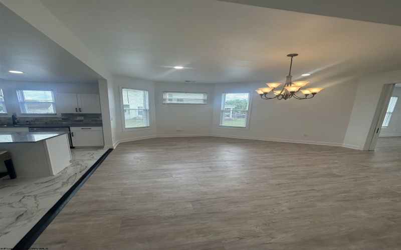 645 Mulberry Avenue, Clarksburg, West Virginia 26301, 4 Bedrooms Bedrooms, 10 Rooms Rooms,3 BathroomsBathrooms,Single Family Detached,For Sale,Mulberry,10160048