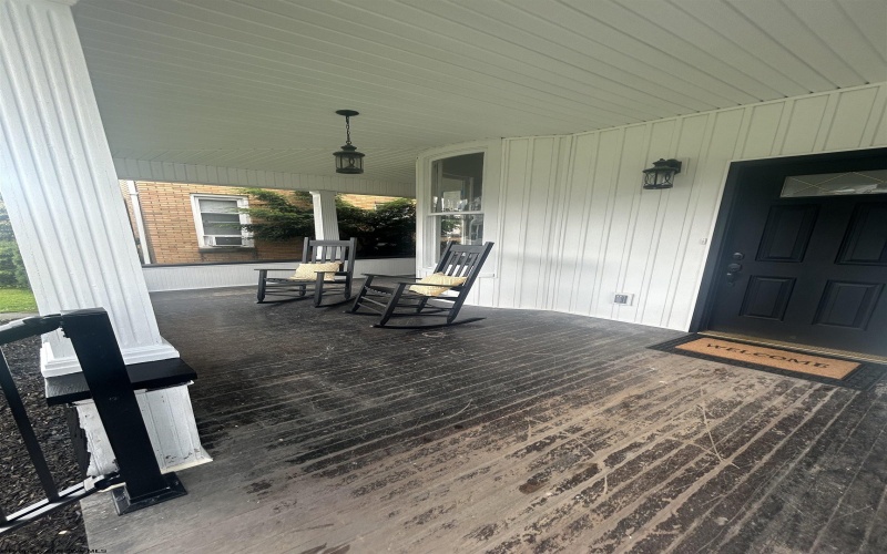 645 Mulberry Avenue, Clarksburg, West Virginia 26301, 4 Bedrooms Bedrooms, 10 Rooms Rooms,3 BathroomsBathrooms,Single Family Detached,For Sale,Mulberry,10160048