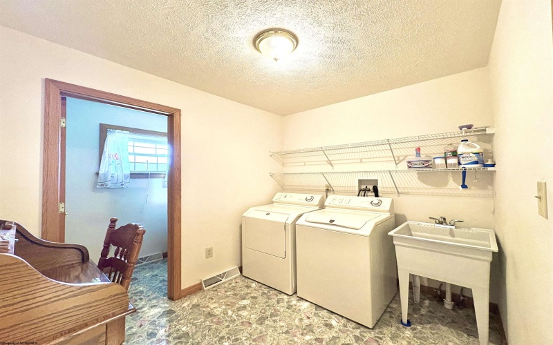 159 Morning View Lane, Bridgeport, West Virginia 26330, 2 Bedrooms Bedrooms, 5 Rooms Rooms,1 BathroomBathrooms,Single Family Detached,For Sale,Morning View,10160047