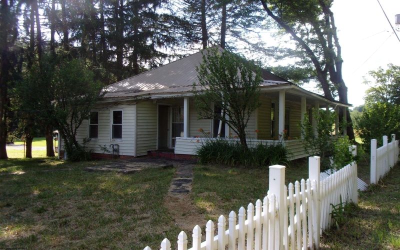 333 Buckhannon Mountain Road, Buckhannon, West Virginia 26201, 2 Bedrooms Bedrooms, 6 Rooms Rooms,1 BathroomBathrooms,Single Family Detached,For Sale,Buckhannon Mountain,10160046