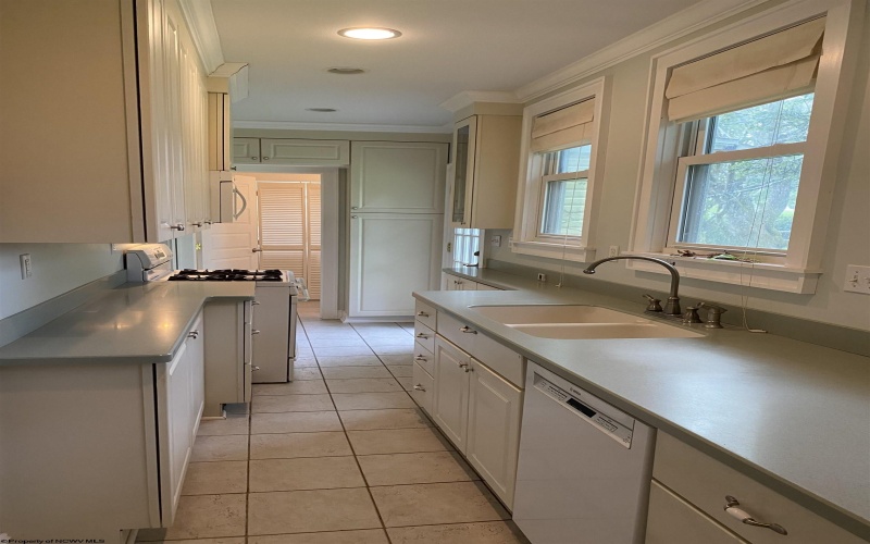 28 Central Avenue, Buckhannon, West Virginia 26201-4033, 5 Bedrooms Bedrooms, 10 Rooms Rooms,2 BathroomsBathrooms,Single Family Detached,For Sale,Central,10160054