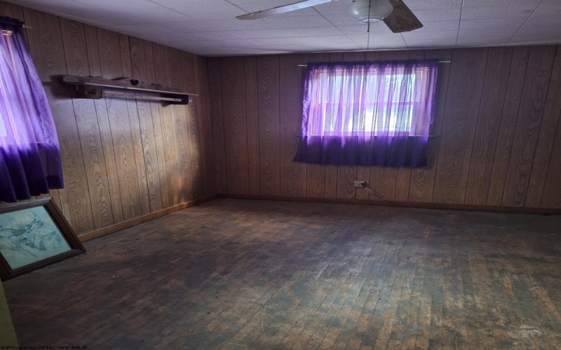 1070 Pinch Gut Hollow, Fairmont, West Virginia 26554, 3 Bedrooms Bedrooms, 6 Rooms Rooms,2 BathroomsBathrooms,Single Family Detached,For Sale,Pinch Gut,10160056