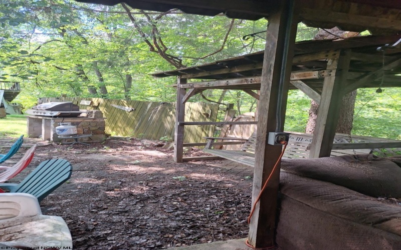 1070 Pinch Gut Hollow, Fairmont, West Virginia 26554, 3 Bedrooms Bedrooms, 6 Rooms Rooms,2 BathroomsBathrooms,Single Family Detached,For Sale,Pinch Gut,10160056