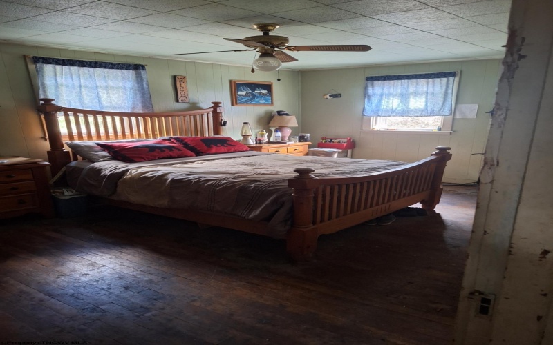 1070 Pinch Gut Hollow, Fairmont, West Virginia 26554, 3 Bedrooms Bedrooms, 6 Rooms Rooms,2 BathroomsBathrooms,Single Family Detached,For Sale,Pinch Gut,10160056