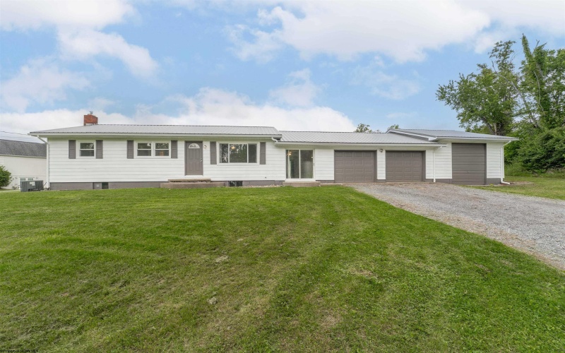 48 Skyline Drive, Morgantown, West Virginia 26508, 3 Bedrooms Bedrooms, 10 Rooms Rooms,2 BathroomsBathrooms,Single Family Detached,For Sale,Skyline,10160063