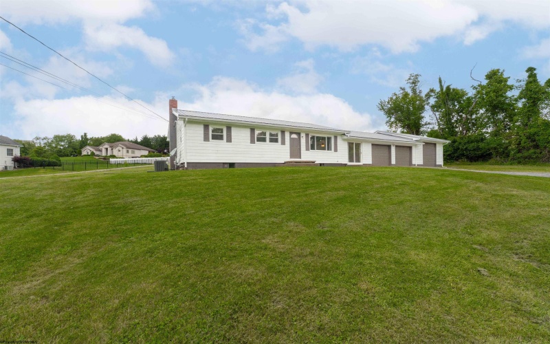 48 Skyline Drive, Morgantown, West Virginia 26508, 3 Bedrooms Bedrooms, 10 Rooms Rooms,2 BathroomsBathrooms,Single Family Detached,For Sale,Skyline,10160063