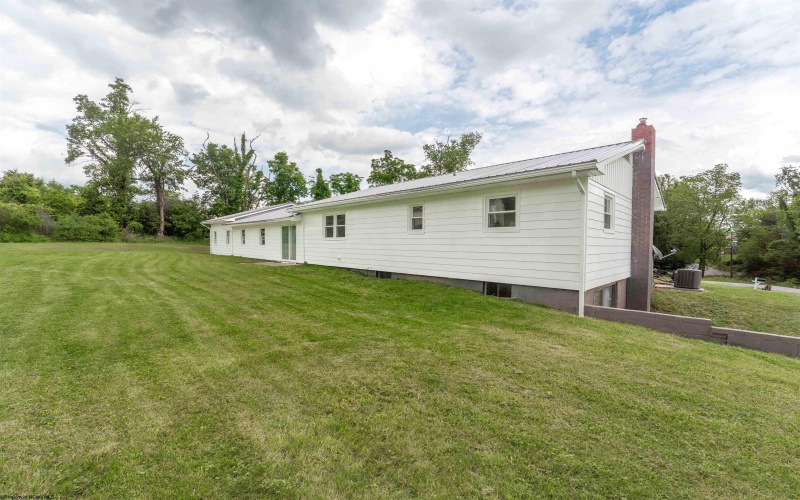 48 Skyline Drive, Morgantown, West Virginia 26508, 3 Bedrooms Bedrooms, 10 Rooms Rooms,2 BathroomsBathrooms,Single Family Detached,For Sale,Skyline,10160063