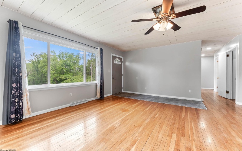 48 Skyline Drive, Morgantown, West Virginia 26508, 3 Bedrooms Bedrooms, 10 Rooms Rooms,2 BathroomsBathrooms,Single Family Detached,For Sale,Skyline,10160063