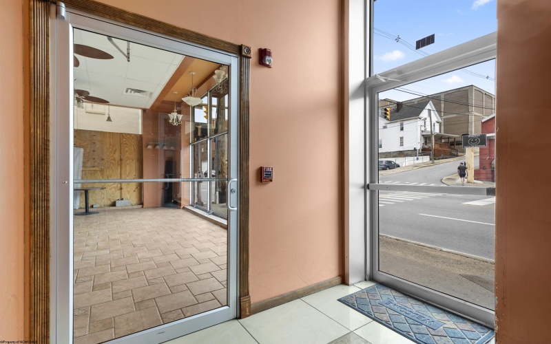 1389 University Avenue, Morgantown, West Virginia 26505, ,Commercial/industrial,For Lease,University,10160070