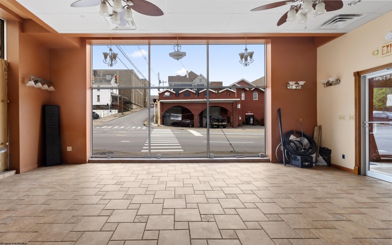 1389 University Avenue, Morgantown, West Virginia 26505, ,Commercial/industrial,For Lease,University,10160070