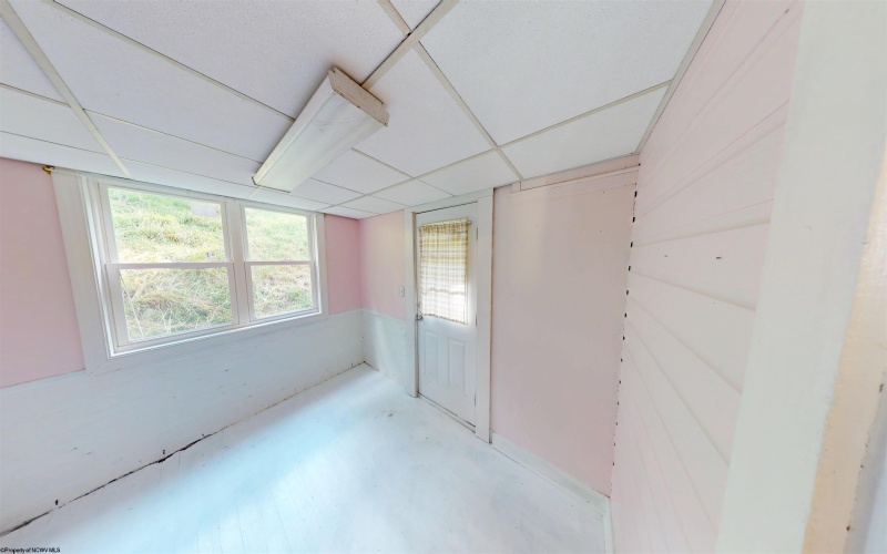 8 Hillside Drive, Fairmont, West Virginia 26554-0901, 3 Bedrooms Bedrooms, 10 Rooms Rooms,1 BathroomBathrooms,Single Family Detached,For Sale,Hillside,10160074