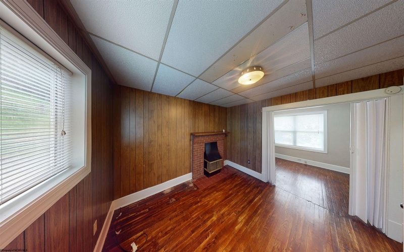 8 Hillside Drive, Fairmont, West Virginia 26554-0901, 3 Bedrooms Bedrooms, 10 Rooms Rooms,1 BathroomBathrooms,Single Family Detached,For Sale,Hillside,10160074