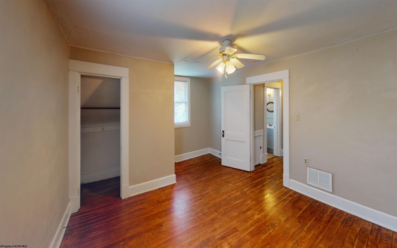 8 Hillside Drive, Fairmont, West Virginia 26554-0901, 3 Bedrooms Bedrooms, 10 Rooms Rooms,1 BathroomBathrooms,Single Family Detached,For Sale,Hillside,10160074
