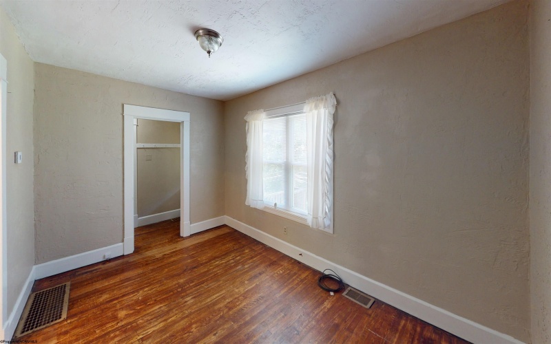 8 Hillside Drive, Fairmont, West Virginia 26554-0901, 3 Bedrooms Bedrooms, 10 Rooms Rooms,1 BathroomBathrooms,Single Family Detached,For Sale,Hillside,10160074