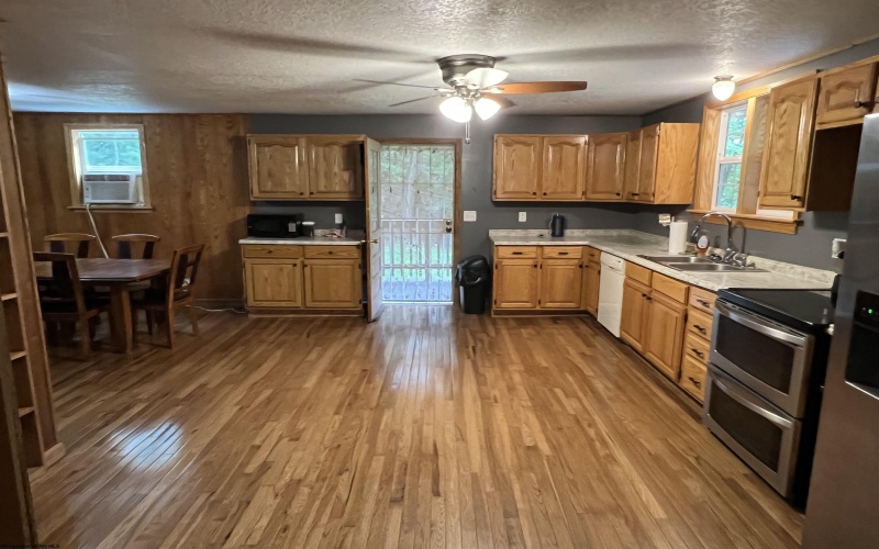 60 Saras Way, Beverly, West Virginia 26253, 3 Bedrooms Bedrooms, 10 Rooms Rooms,2 BathroomsBathrooms,Single Family Detached,For Sale,Saras,10160072