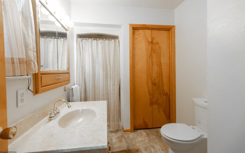 244 Del Dew Drive, Bridgeport, West Virginia 26330, 3 Bedrooms Bedrooms, 8 Rooms Rooms,2 BathroomsBathrooms,Single Family Detached,For Sale,Del Dew,10160089