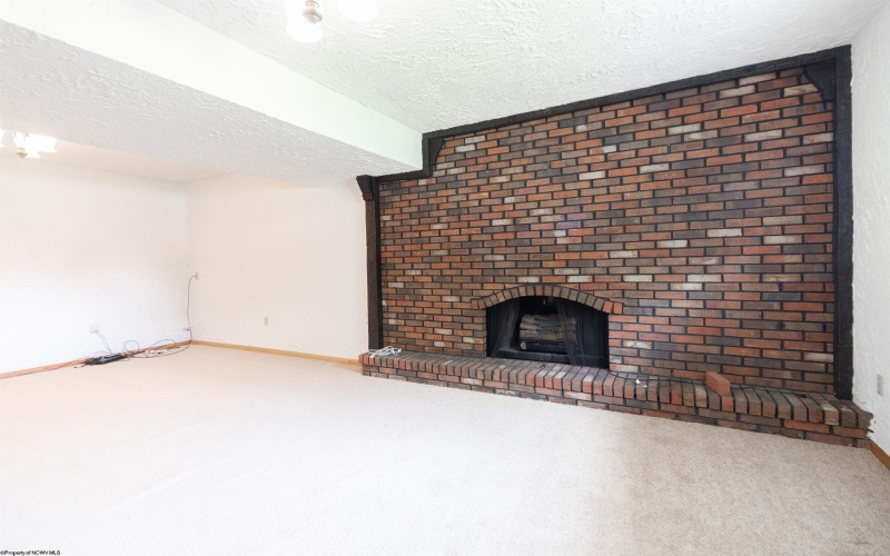 244 Del Dew Drive, Bridgeport, West Virginia 26330, 3 Bedrooms Bedrooms, 8 Rooms Rooms,2 BathroomsBathrooms,Single Family Detached,For Sale,Del Dew,10160089