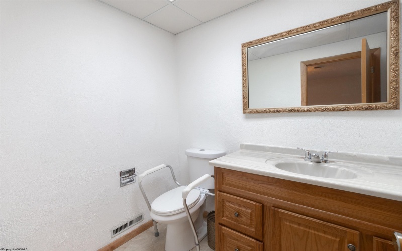 244 Del Dew Drive, Bridgeport, West Virginia 26330, 3 Bedrooms Bedrooms, 8 Rooms Rooms,2 BathroomsBathrooms,Single Family Detached,For Sale,Del Dew,10160089