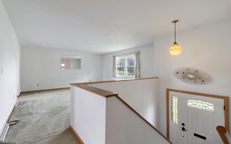 244 Del Dew Drive, Bridgeport, West Virginia 26330, 3 Bedrooms Bedrooms, 8 Rooms Rooms,2 BathroomsBathrooms,Single Family Detached,For Sale,Del Dew,10160089