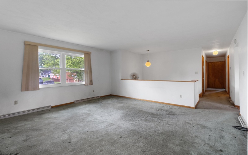 244 Del Dew Drive, Bridgeport, West Virginia 26330, 3 Bedrooms Bedrooms, 8 Rooms Rooms,2 BathroomsBathrooms,Single Family Detached,For Sale,Del Dew,10160089