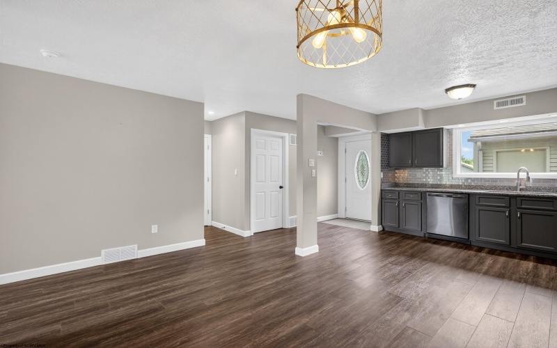 1024 Greystone Circle, Morgantown, West Virginia 26508, 3 Bedrooms Bedrooms, 5 Rooms Rooms,1 BathroomBathrooms,Single Family Attached,For Sale,Greystone,10160079