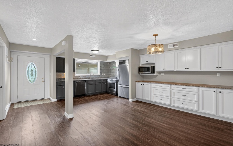 1024 Greystone Circle, Morgantown, West Virginia 26508, 3 Bedrooms Bedrooms, 5 Rooms Rooms,1 BathroomBathrooms,Single Family Attached,For Sale,Greystone,10160079