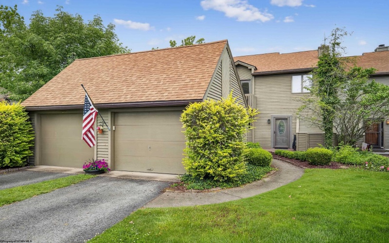 1024 Greystone Circle, Morgantown, West Virginia 26508, 3 Bedrooms Bedrooms, 5 Rooms Rooms,1 BathroomBathrooms,Single Family Attached,For Sale,Greystone,10160079