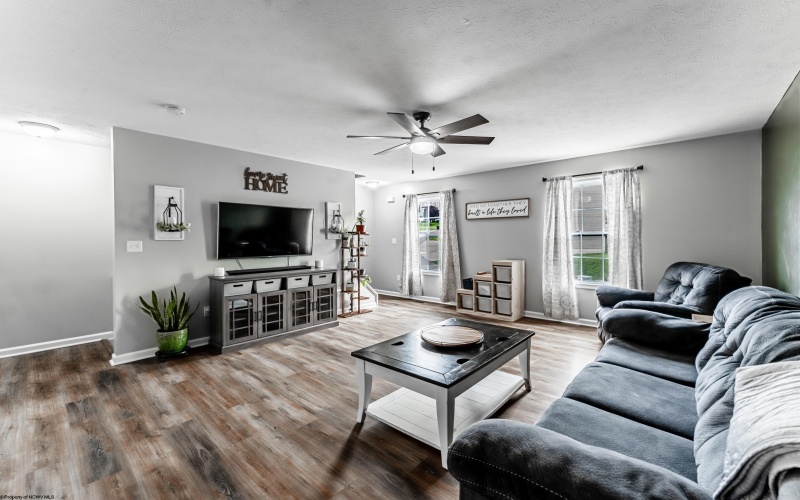 143 Eagle Drive, Maidsville, West Virginia 26541, 3 Bedrooms Bedrooms, 5 Rooms Rooms,1 BathroomBathrooms,Single Family Attached,For Sale,Eagle,10160080