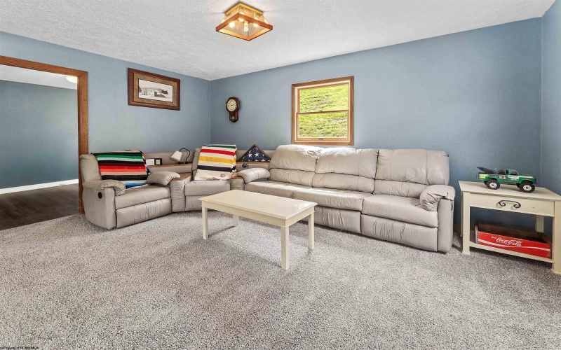 77 Gladstone Drive, Clarksburg, West Virginia 26301, 4 Bedrooms Bedrooms, 8 Rooms Rooms,1 BathroomBathrooms,Single Family Detached,For Sale,Gladstone,10160085