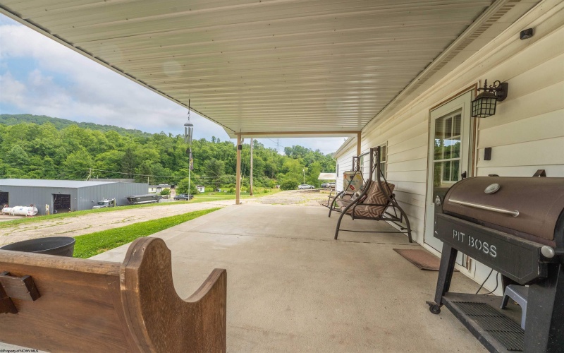 77 Gladstone Drive, Clarksburg, West Virginia 26301, 4 Bedrooms Bedrooms, 8 Rooms Rooms,1 BathroomBathrooms,Single Family Detached,For Sale,Gladstone,10160085