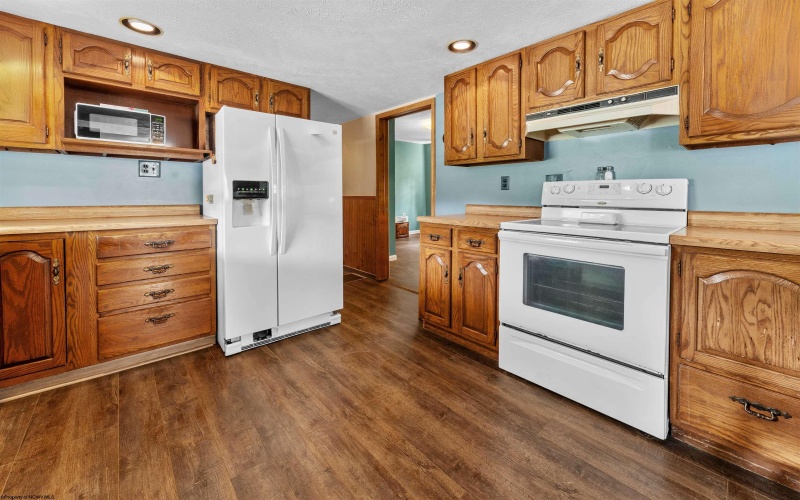 77 Gladstone Drive, Clarksburg, West Virginia 26301, 4 Bedrooms Bedrooms, 8 Rooms Rooms,1 BathroomBathrooms,Single Family Detached,For Sale,Gladstone,10160085