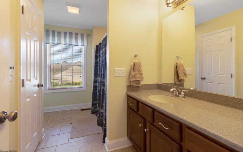 14 Kingston Drive, Bridgeport, West Virginia 26330, 4 Bedrooms Bedrooms, 10 Rooms Rooms,3 BathroomsBathrooms,Single Family Detached,For Sale,Kingston,10160084