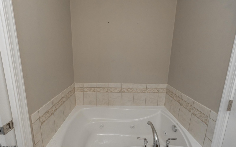 14 Kingston Drive, Bridgeport, West Virginia 26330, 4 Bedrooms Bedrooms, 10 Rooms Rooms,3 BathroomsBathrooms,Single Family Detached,For Sale,Kingston,10160084