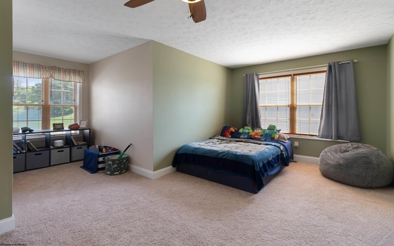14 Kingston Drive, Bridgeport, West Virginia 26330, 4 Bedrooms Bedrooms, 10 Rooms Rooms,3 BathroomsBathrooms,Single Family Detached,For Sale,Kingston,10160084
