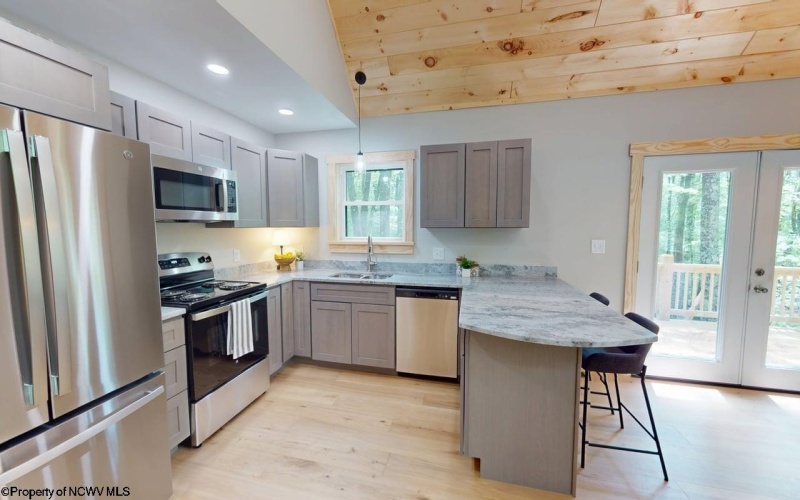80 Beebalm Court, Terra Alta, West Virginia 26764-3114, 3 Bedrooms Bedrooms, 7 Rooms Rooms,2 BathroomsBathrooms,Single Family Detached,For Sale,Beebalm,10160078