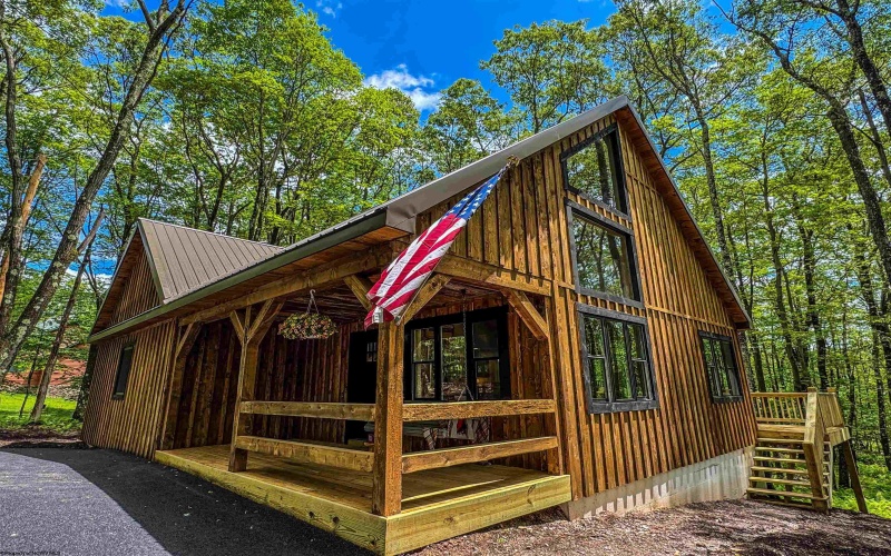 80 Beebalm Court, Terra Alta, West Virginia 26764-3114, 3 Bedrooms Bedrooms, 7 Rooms Rooms,2 BathroomsBathrooms,Single Family Detached,For Sale,Beebalm,10160078