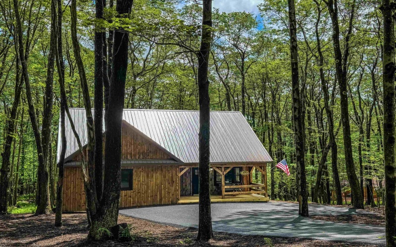 80 Beebalm Court, Terra Alta, West Virginia 26764-3114, 3 Bedrooms Bedrooms, 7 Rooms Rooms,2 BathroomsBathrooms,Single Family Detached,For Sale,Beebalm,10160078