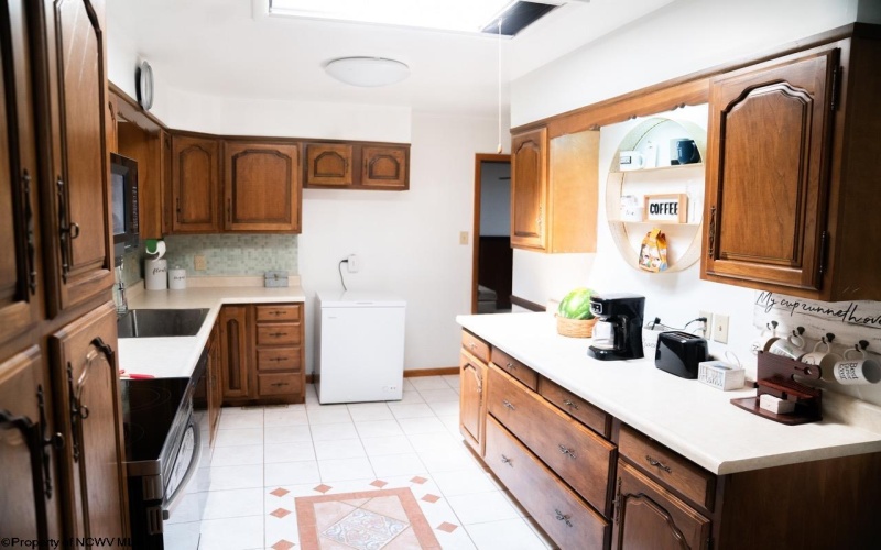 85 Hinzman Street, Weston, West Virginia 26452, 3 Bedrooms Bedrooms, 6 Rooms Rooms,2 BathroomsBathrooms,Single Family Detached,For Sale,Hinzman,10160075