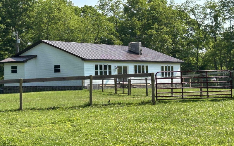 2214 Fairview Road, Independence, West Virginia 26374, 2 Bedrooms Bedrooms, 1 Room Rooms,3 BathroomsBathrooms,Single Family Detached,For Sale,Fairview,10160076