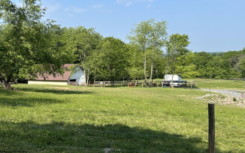 2214 Fairview Road, Independence, West Virginia 26374, 2 Bedrooms Bedrooms, 1 Room Rooms,3 BathroomsBathrooms,Single Family Detached,For Sale,Fairview,10160076