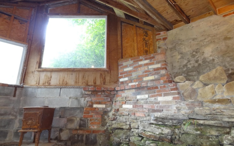 240 Easton Hill Road, Morgantown, West Virginia 26505, 2 Bedrooms Bedrooms, 5 Rooms Rooms,1 BathroomBathrooms,Single Family Detached,For Sale,Easton Hill,10160077