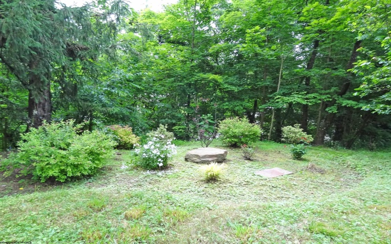240 Easton Hill Road, Morgantown, West Virginia 26505, 2 Bedrooms Bedrooms, 5 Rooms Rooms,1 BathroomBathrooms,Single Family Detached,For Sale,Easton Hill,10160077